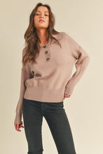 Load image into Gallery viewer, Henley Pullover