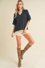 Load image into Gallery viewer, Tes 3/4 Sleeve Ruffle Top